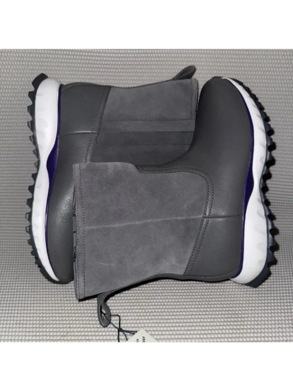 $250 Cole Haan Grand Explore Gray Waterproof Leather Pull On Boots Womens Size 6
